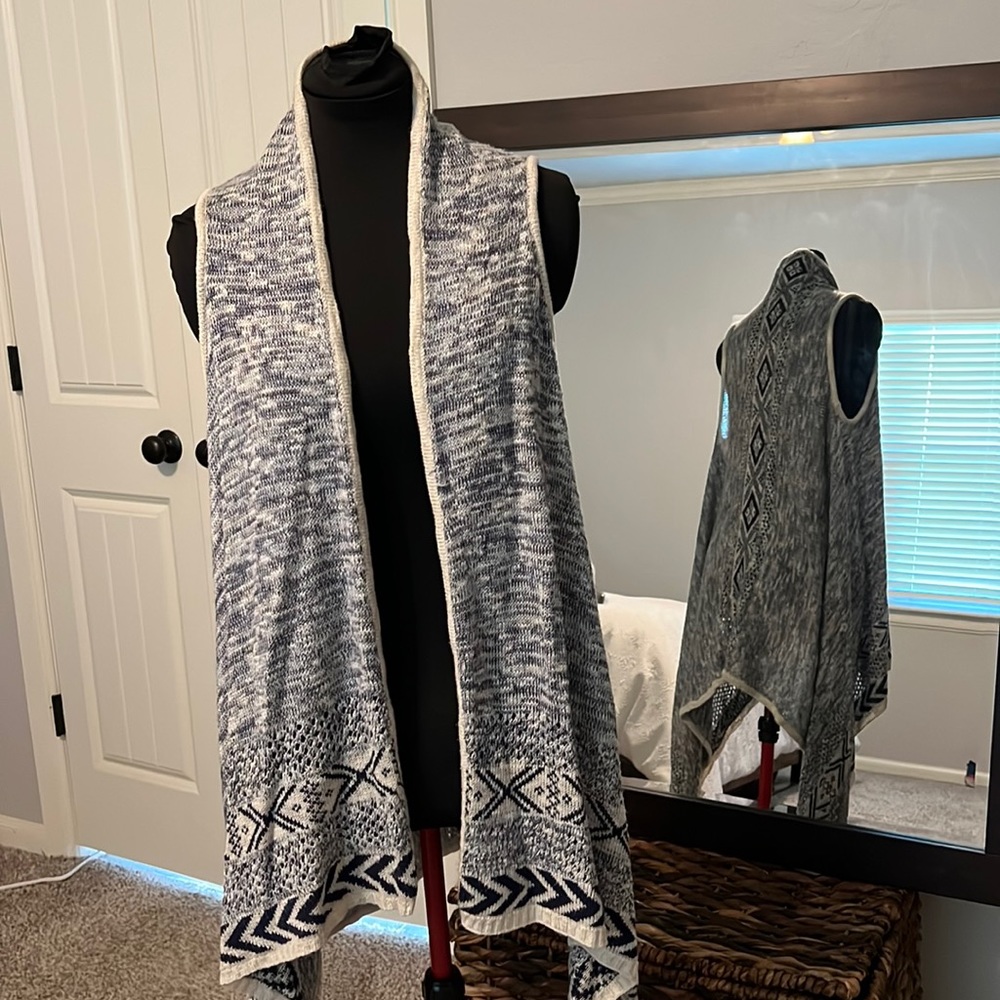 Carol Rose Sleeveless Cardigan- Women’s M